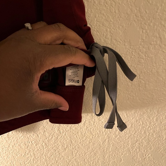 Figs Scurbs - Picture 2 of 7